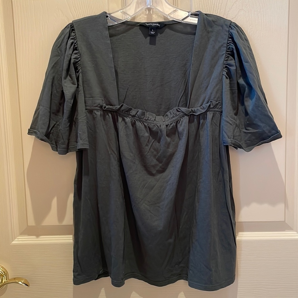 Banana Republic size L olive green top square neck